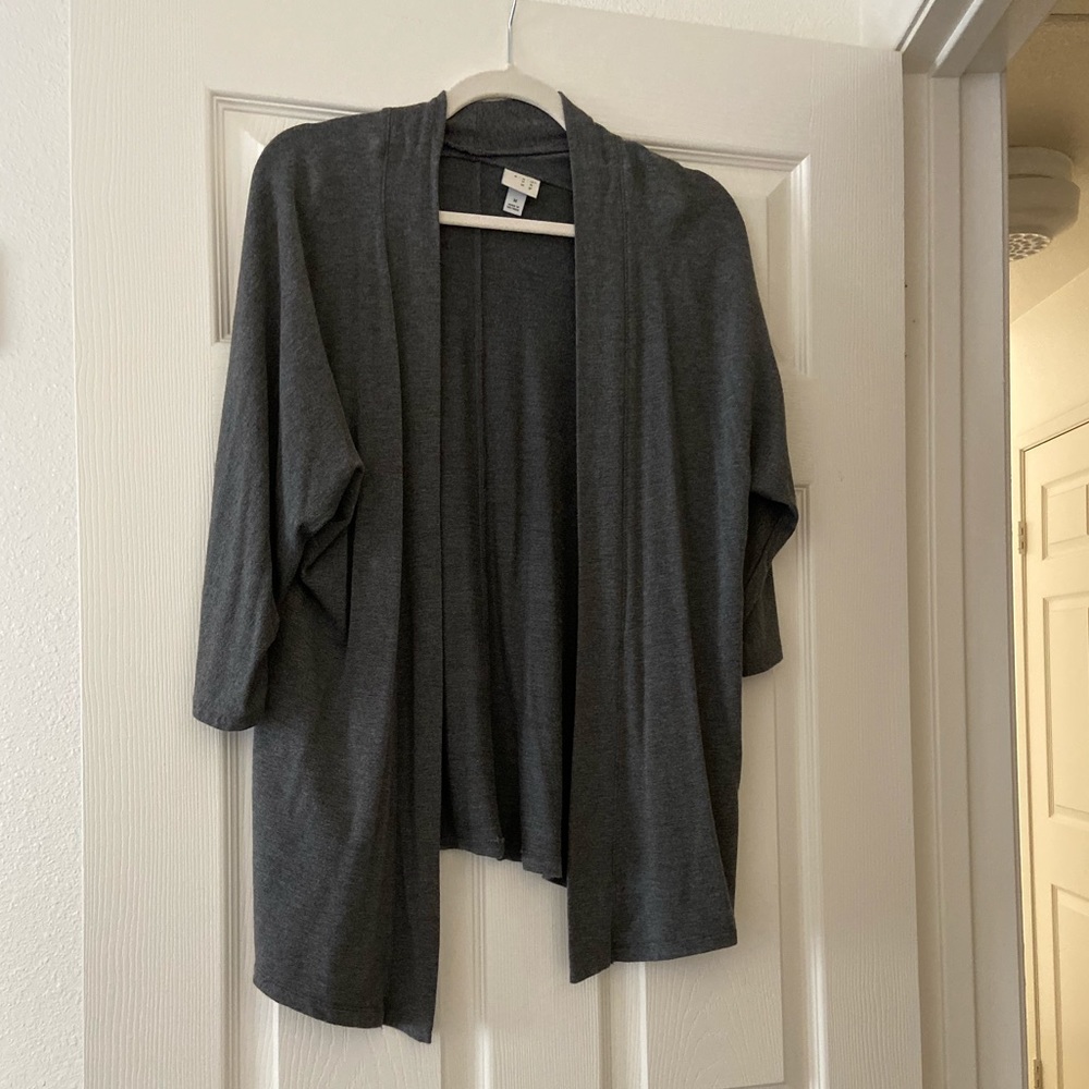Quarter length sleeve cardigan